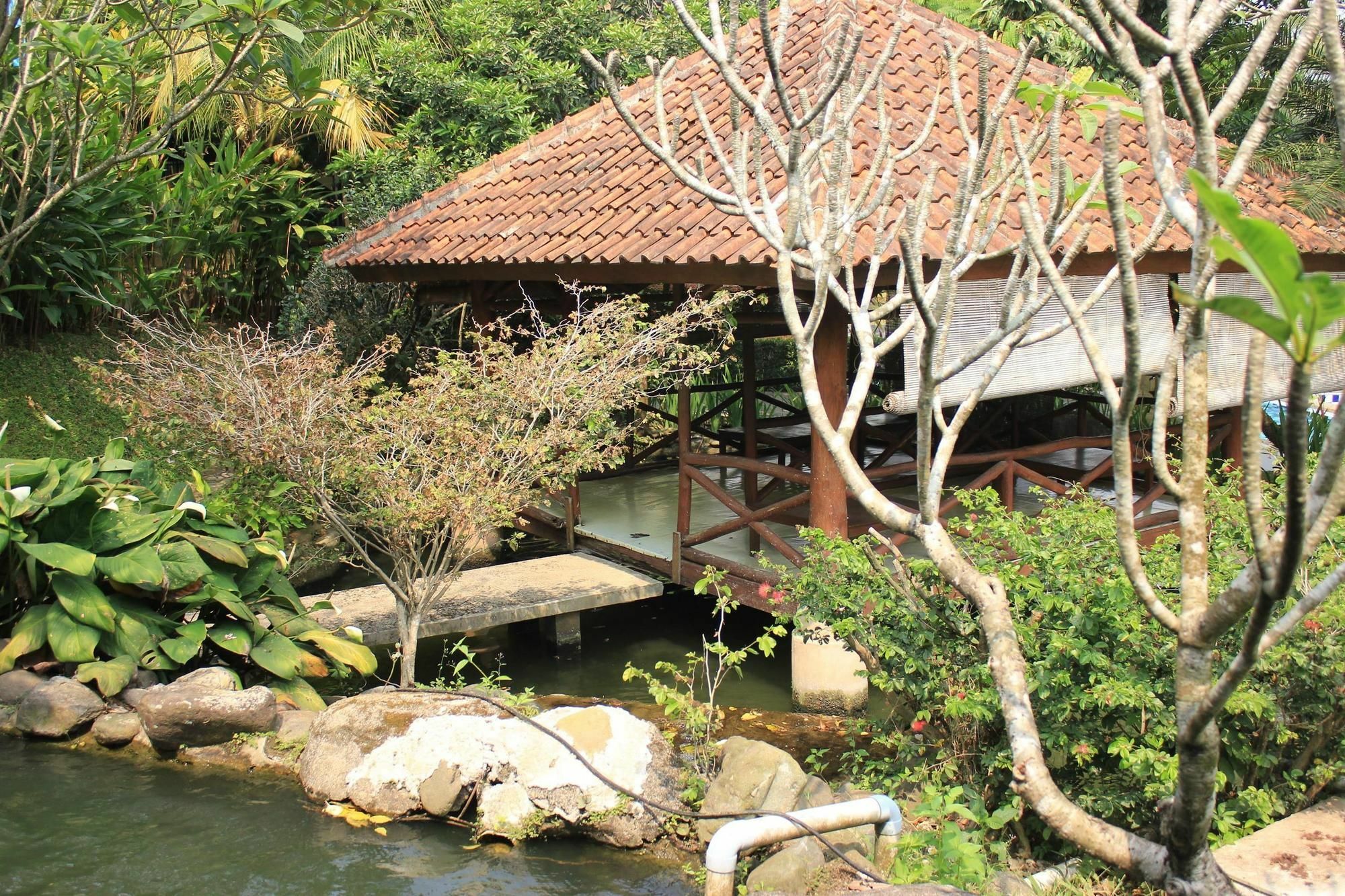 Bumi Cikeas Sentul Bogor 호텔 외부 사진